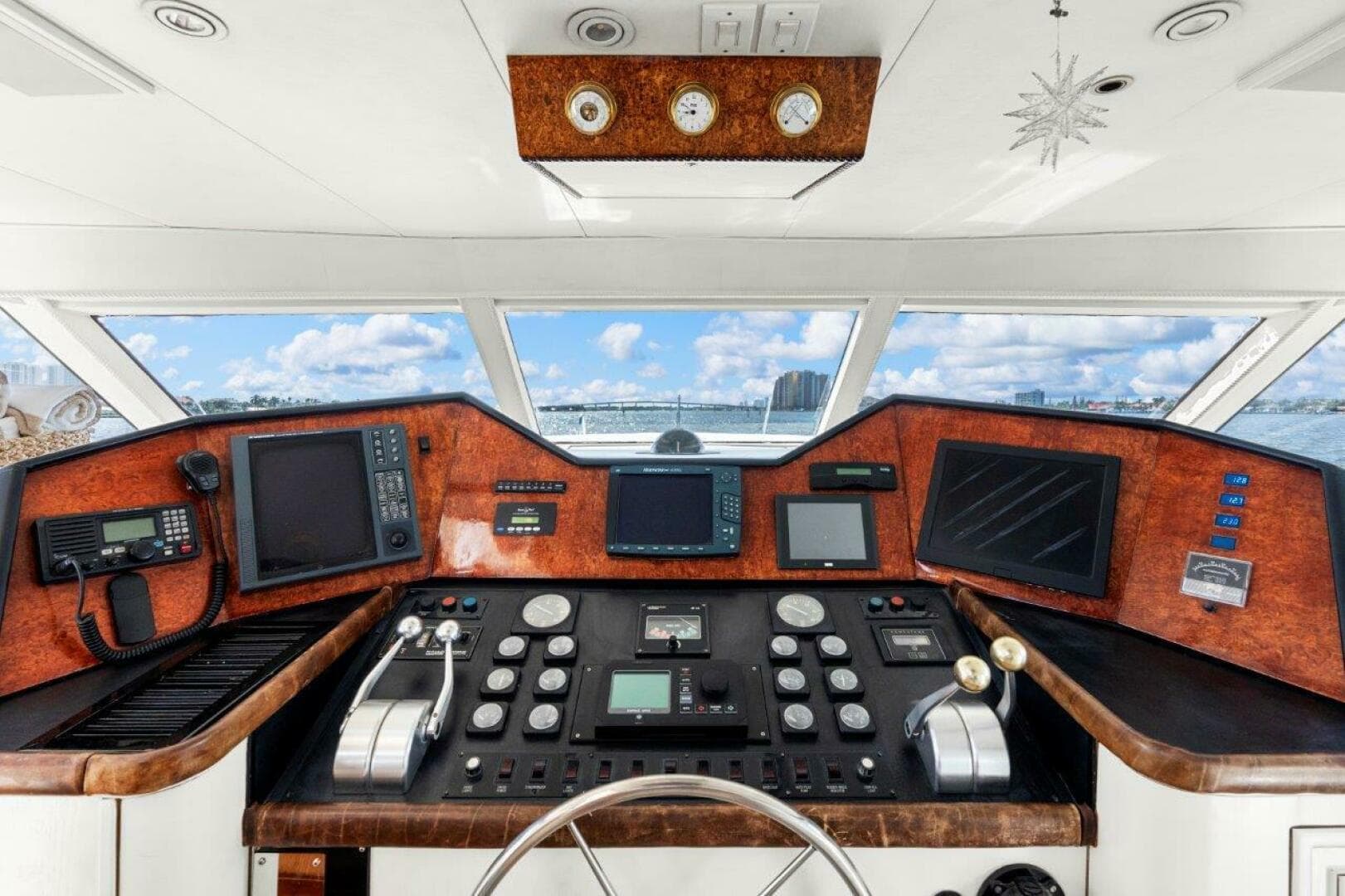 1984 Broward — photo 20