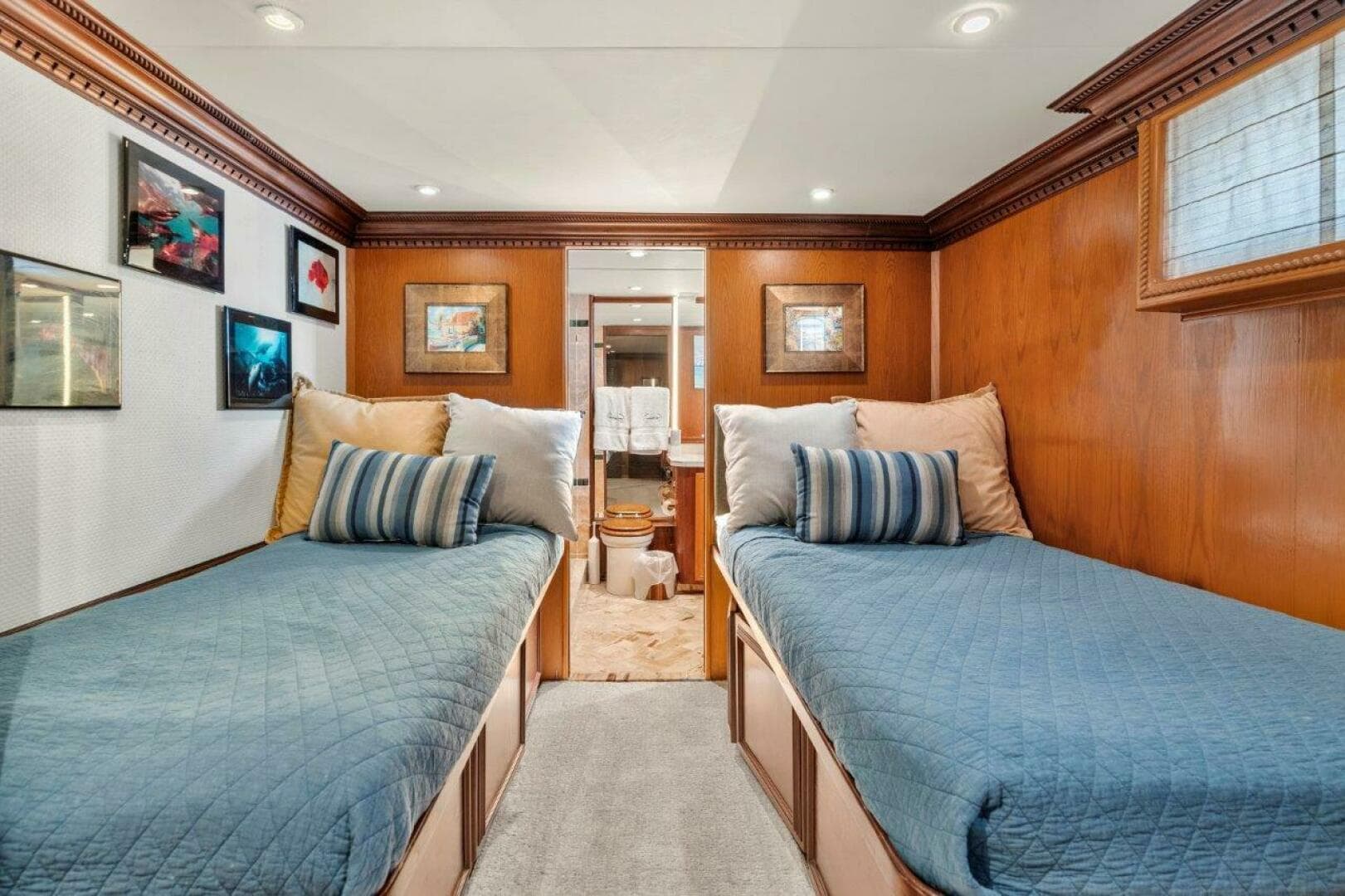 1984 Broward — photo 35