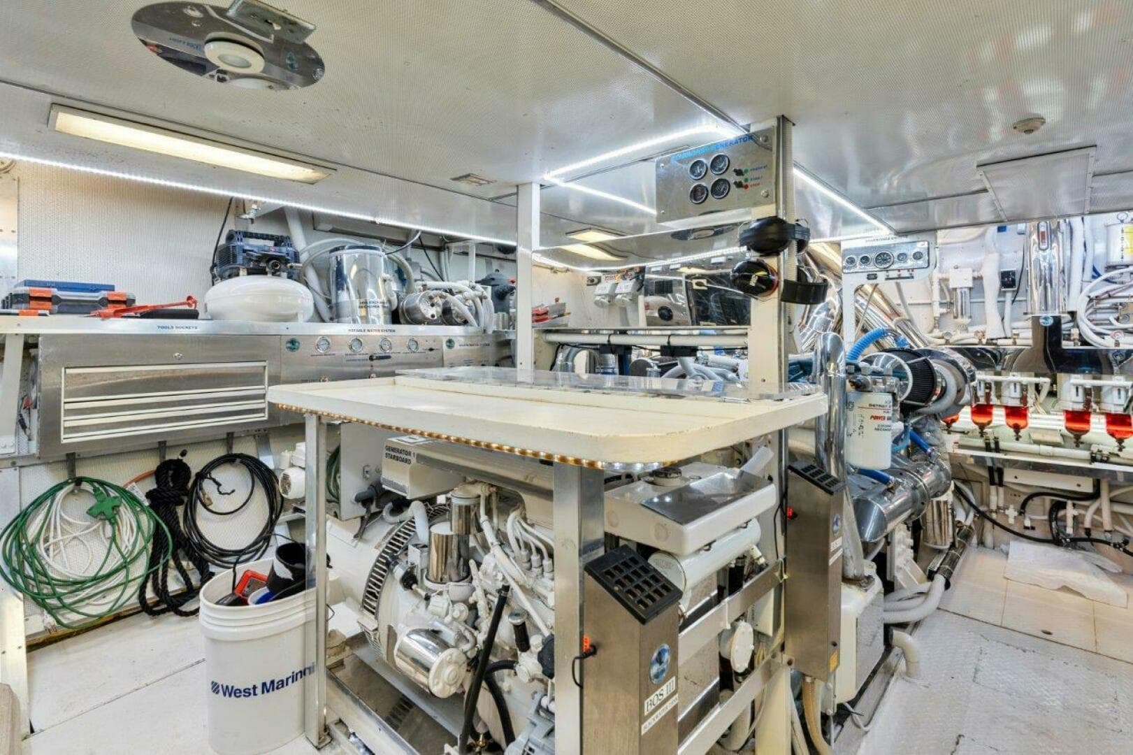 1984 Broward — photo 70