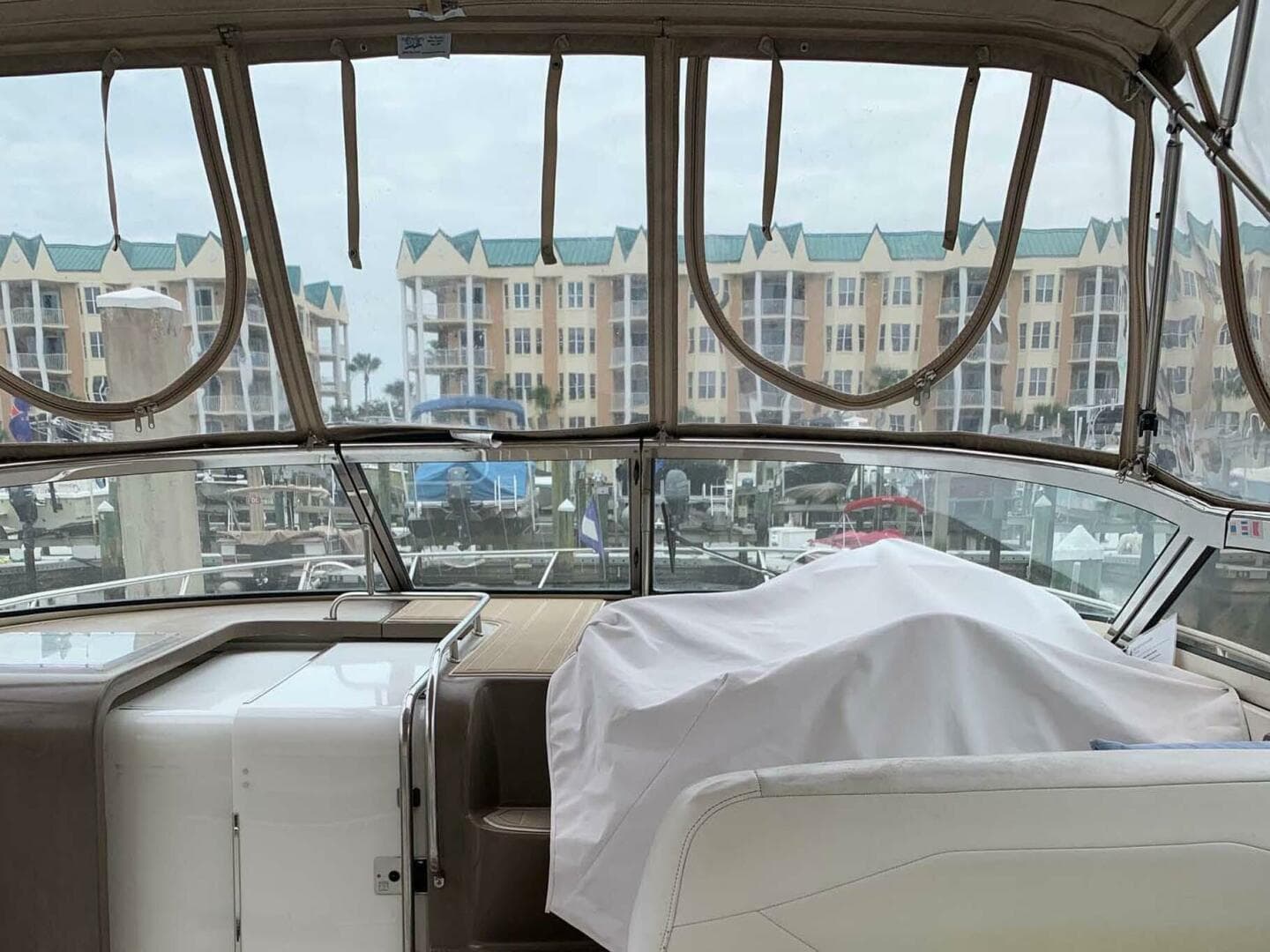 2005 Regal 3560 Commodore — photo 12