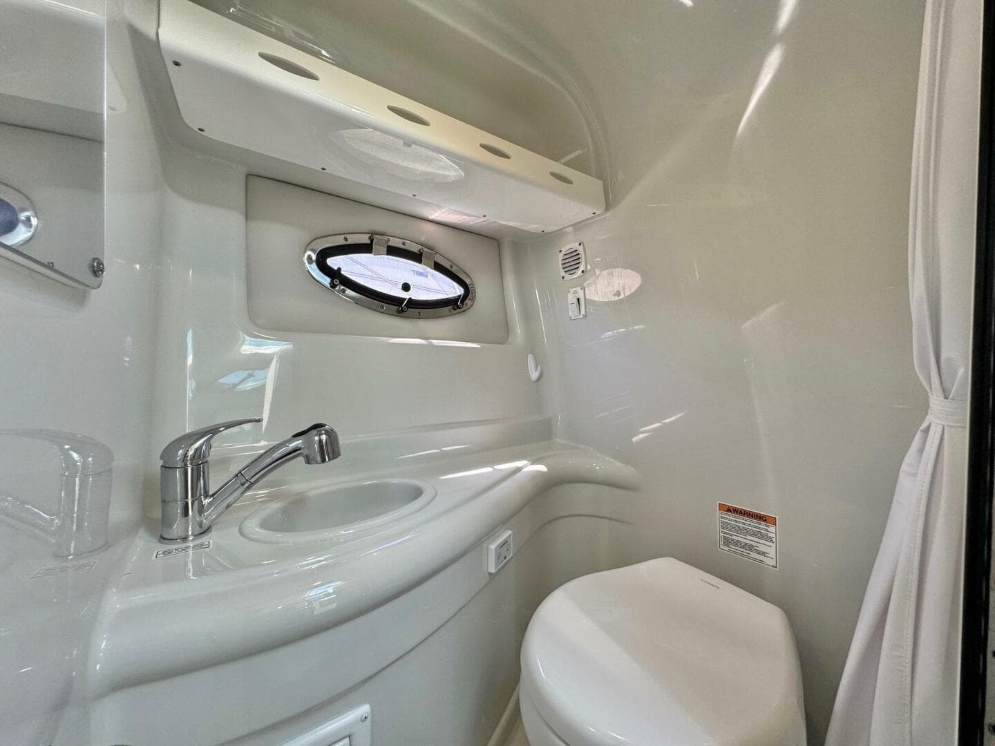 2020 Crownline 264 Cr — photo 126