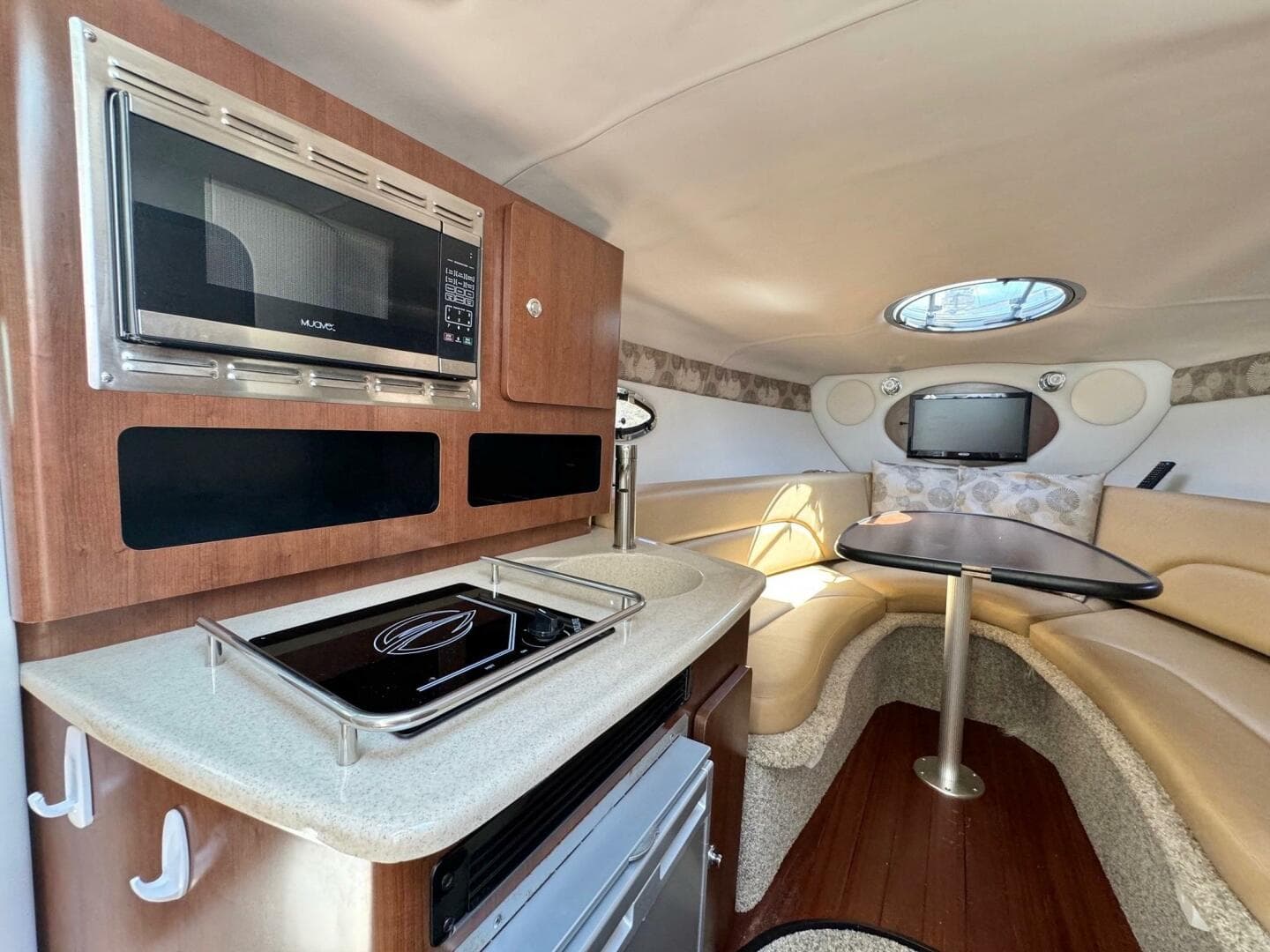 2020 Crownline 264 Cr — photo 108