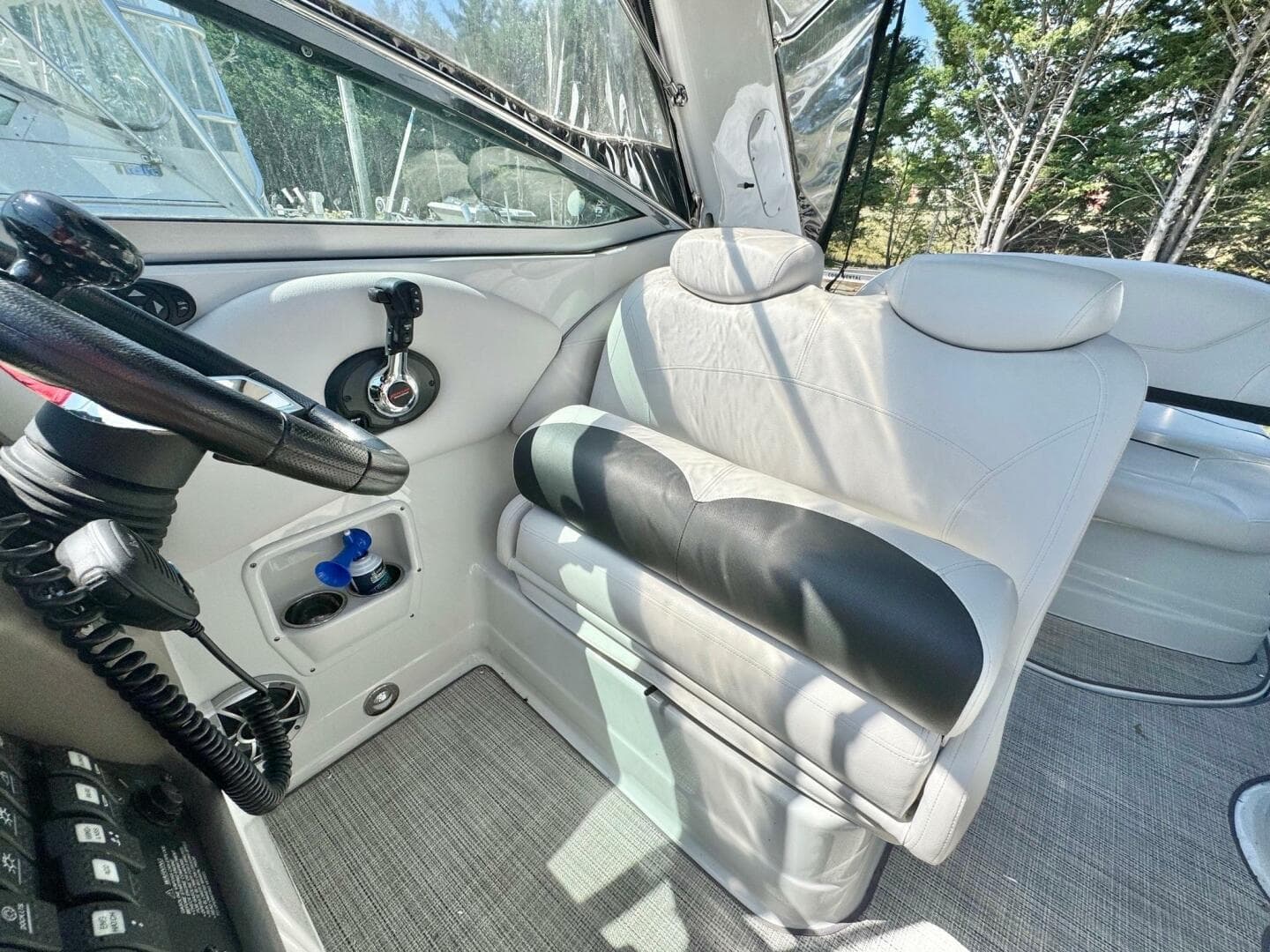 2020 Crownline 264 Cr — photo 23