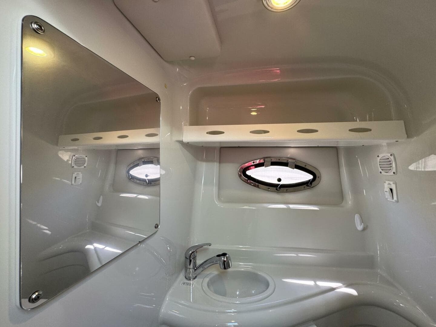 2020 Crownline 264 Cr — photo 129