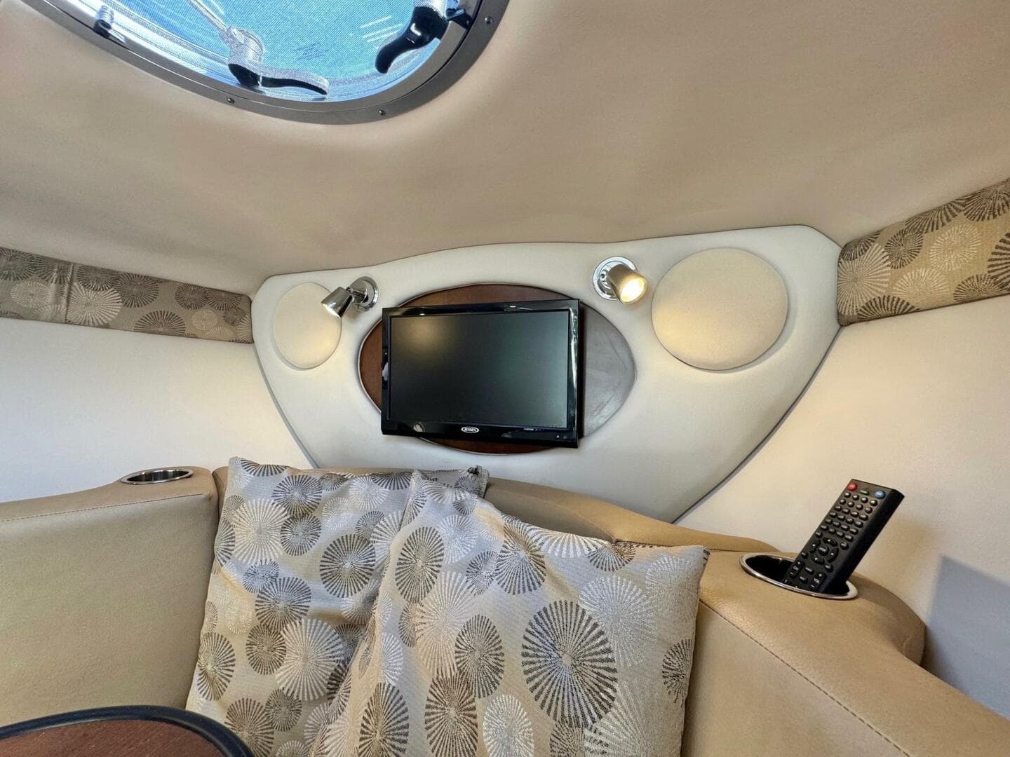 2020 Crownline 264 Cr — photo 136