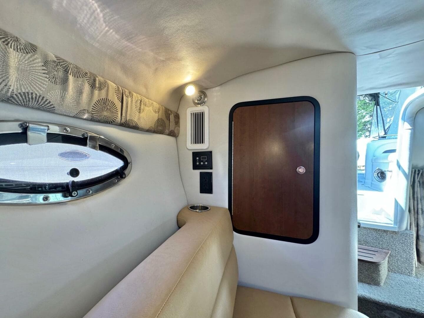 2020 Crownline 264 Cr — photo 138