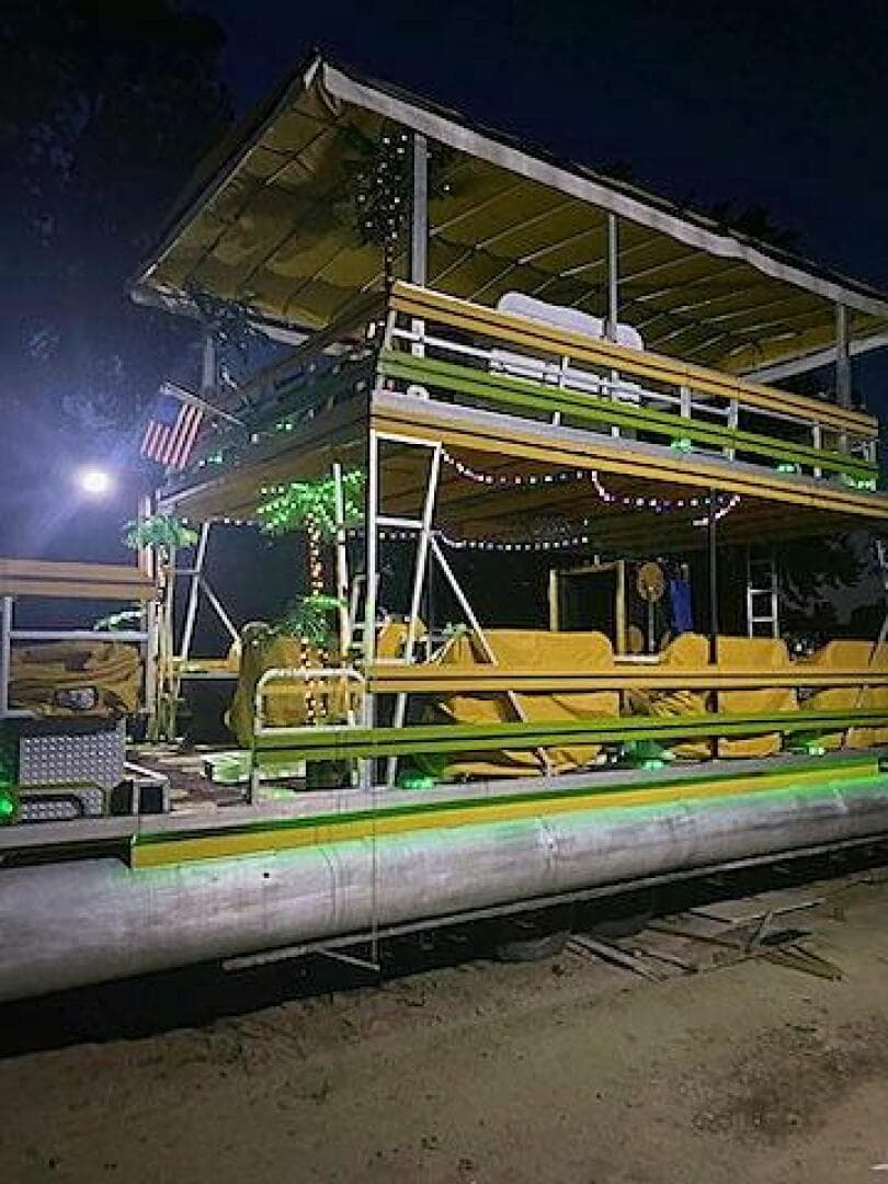 2008 Crest 35 Double Decker — photo 3