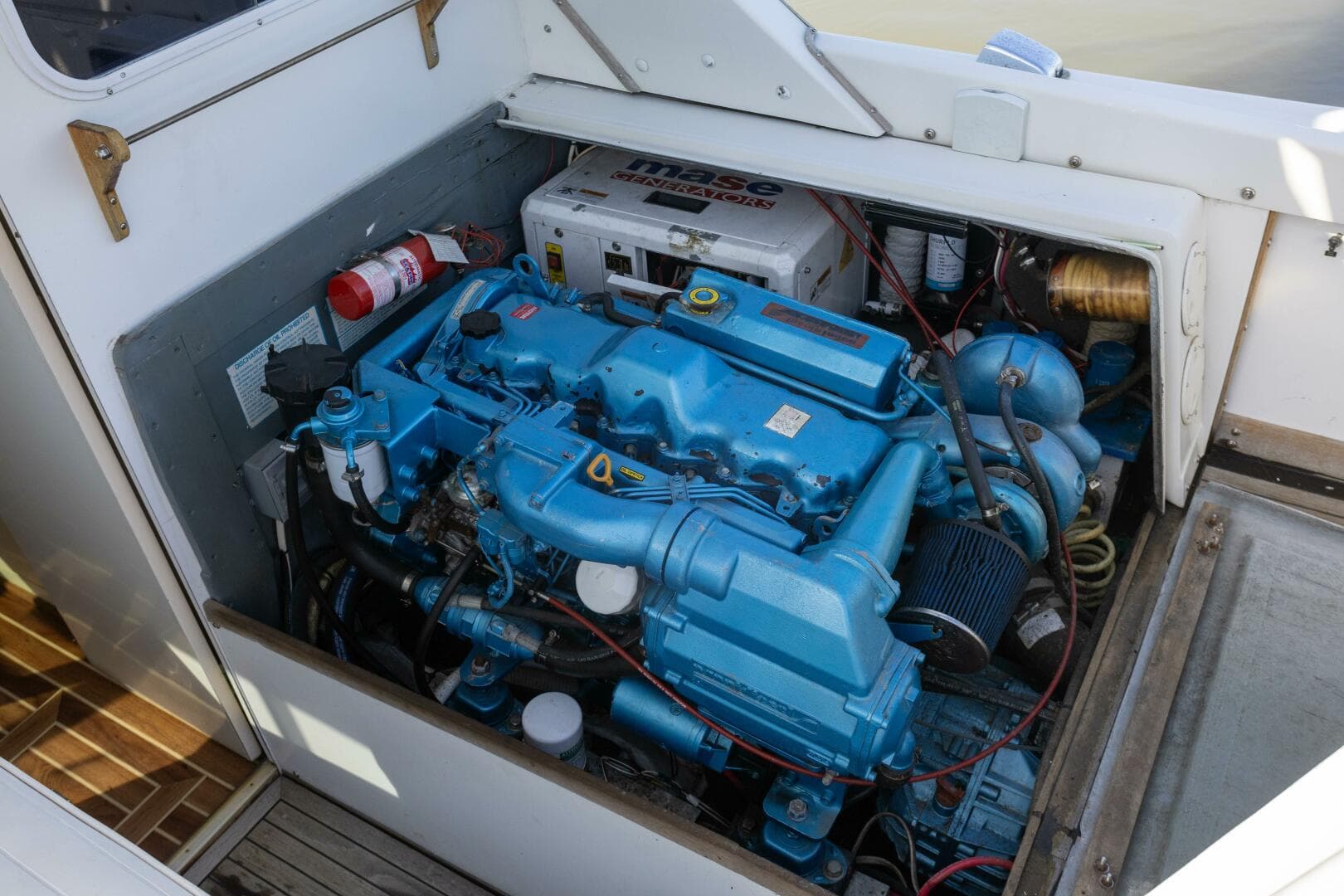 1974 Bertram 31 Sportfisher — photo 19