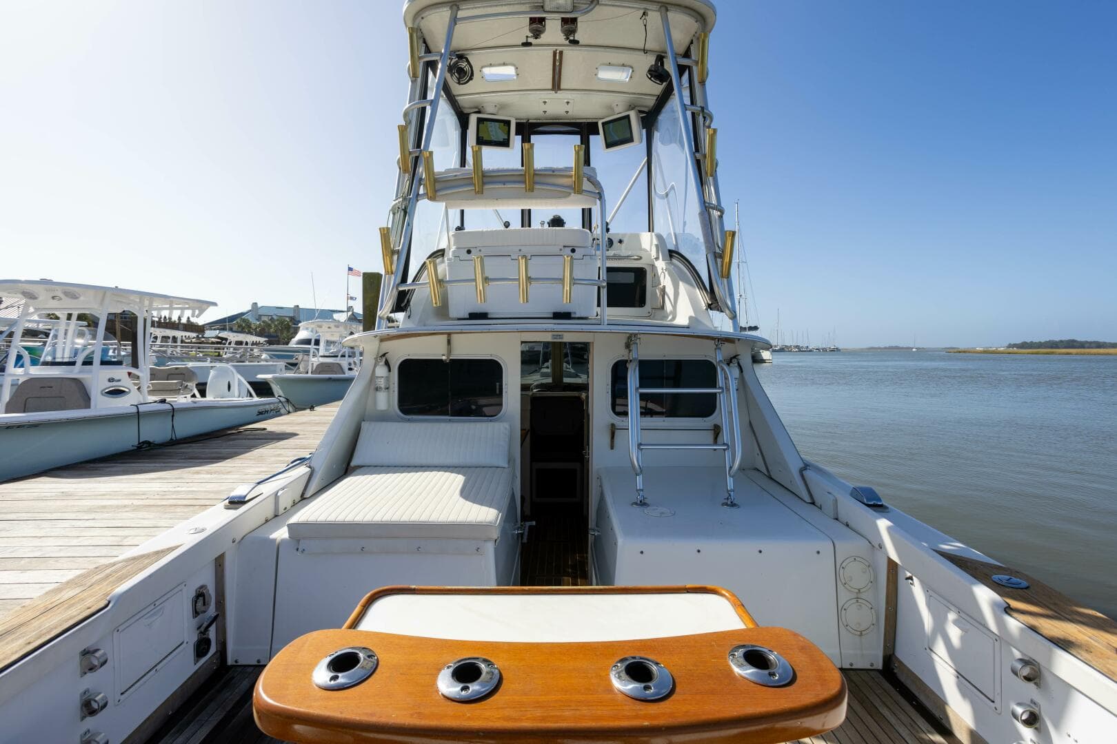 1974 Bertram 31 Sportfisher — photo 12