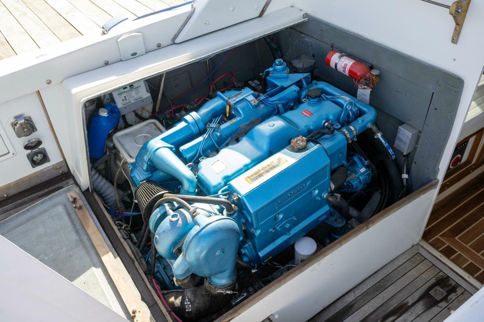 1974 Bertram 31 Sportfisher — photo 18