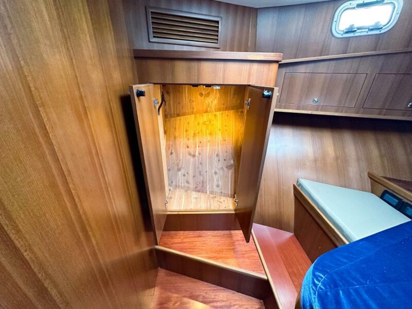 2025 Bracewell 41 — photo 12