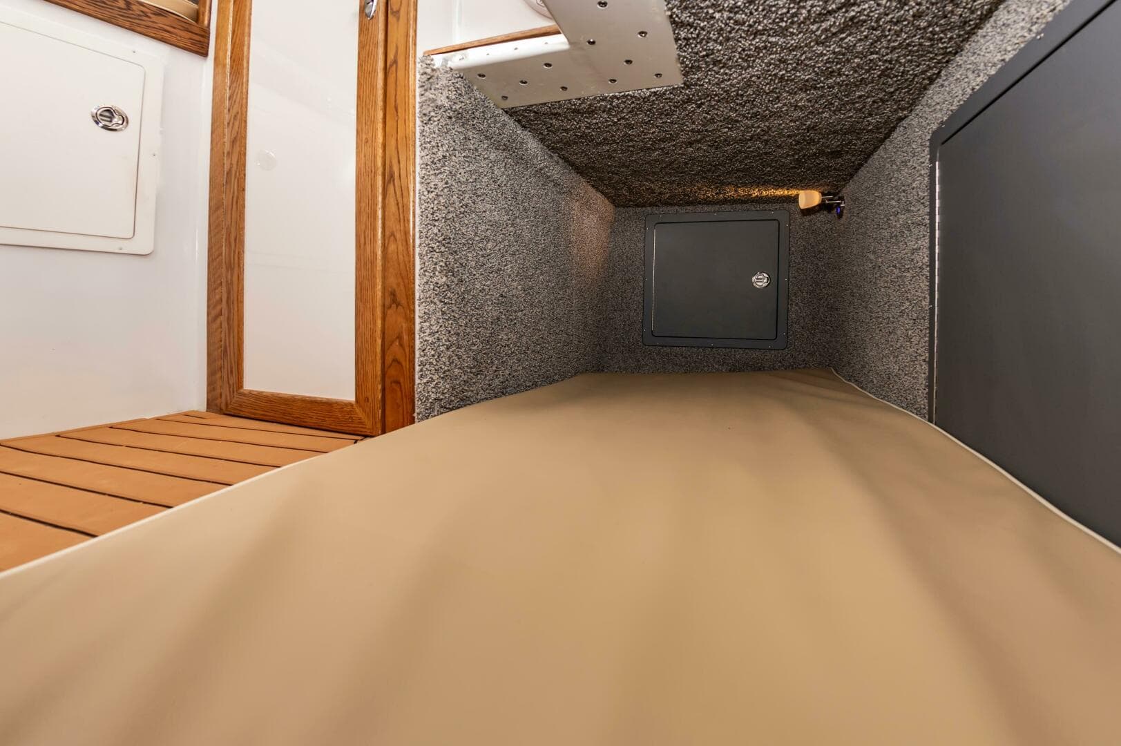 2024 Custom Chesapeake Bay Built Custom 33 — photo 53