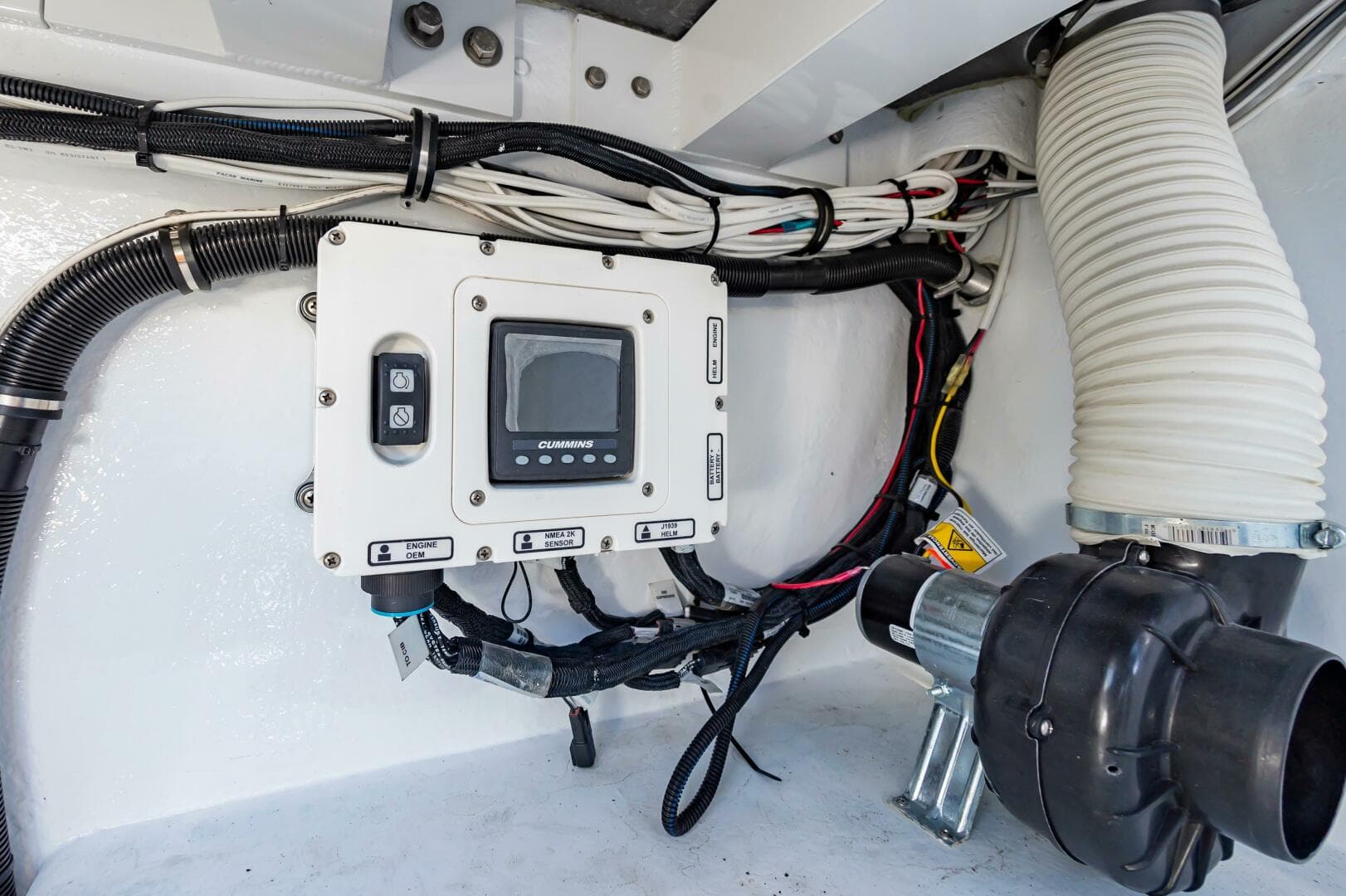 2024 Custom Chesapeake Bay Built Custom 33 — photo 25