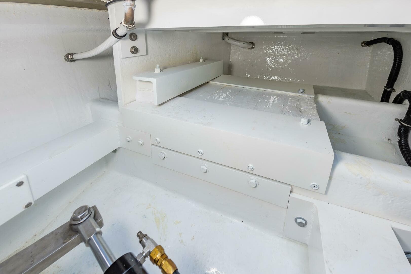 2024 Custom Chesapeake Bay Built Custom 33 — photo 31