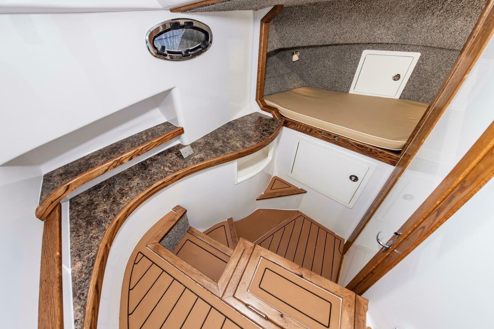 2024 Custom Chesapeake Bay Built Custom 33 — photo 41
