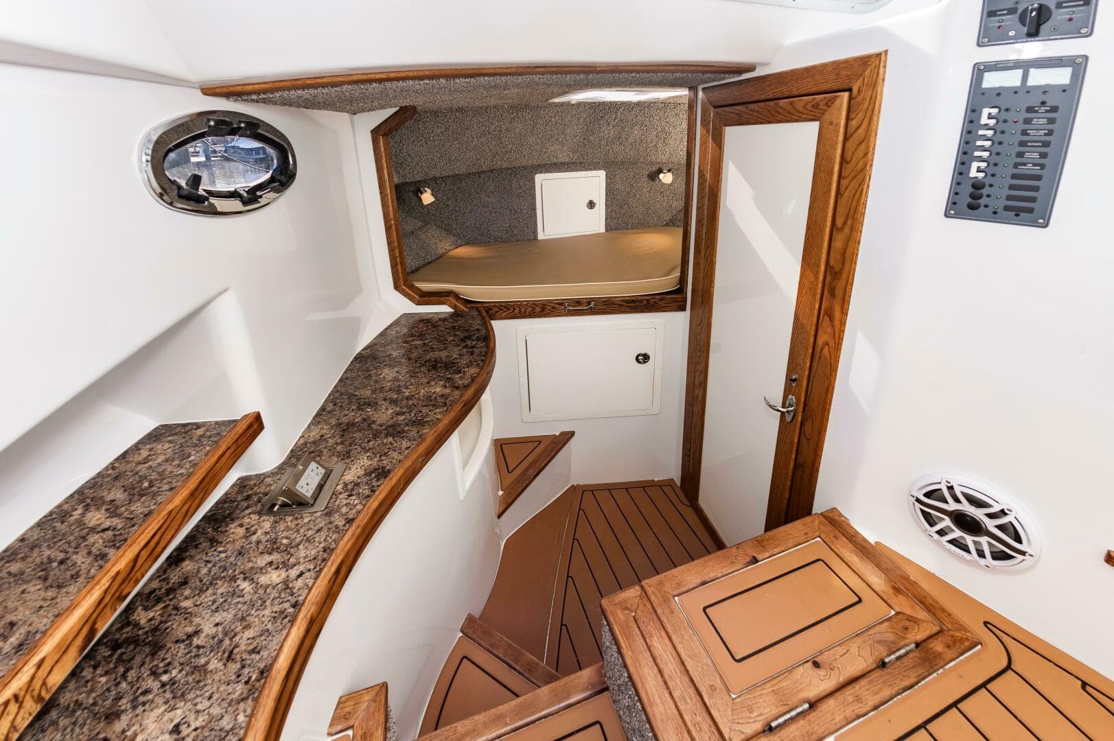 2024 Custom Chesapeake Bay Built Custom 33 — photo 40