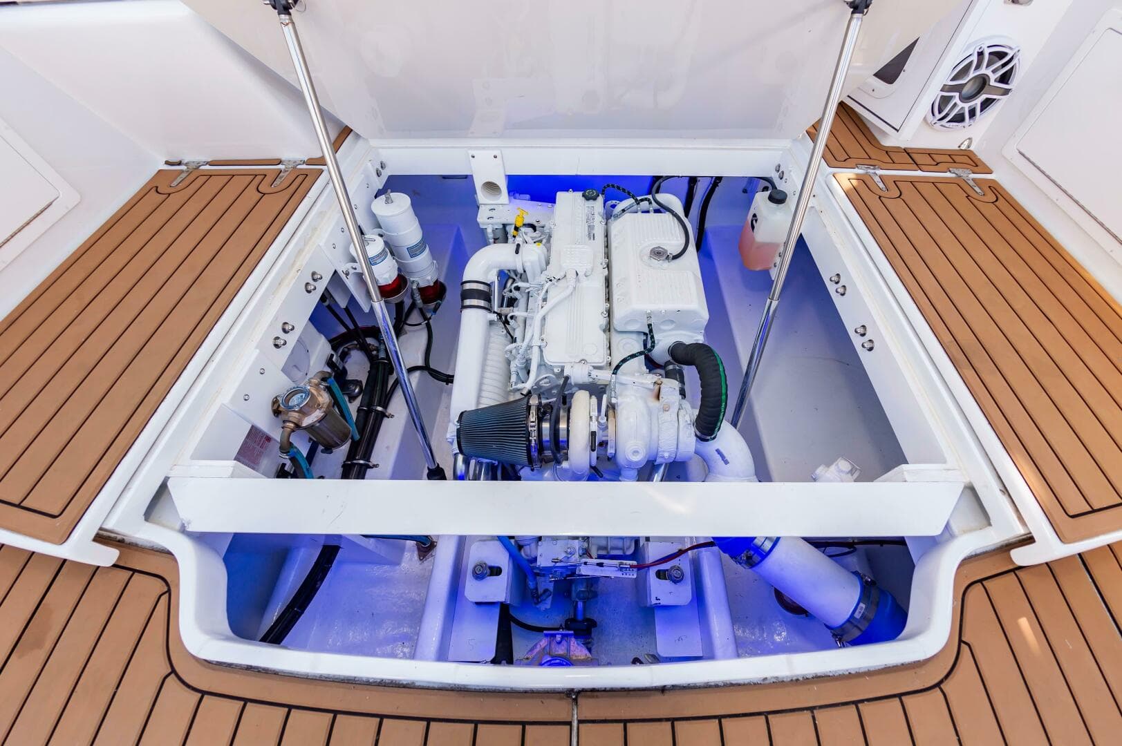 2024 Custom Chesapeake Bay Built Custom 33 — photo 22