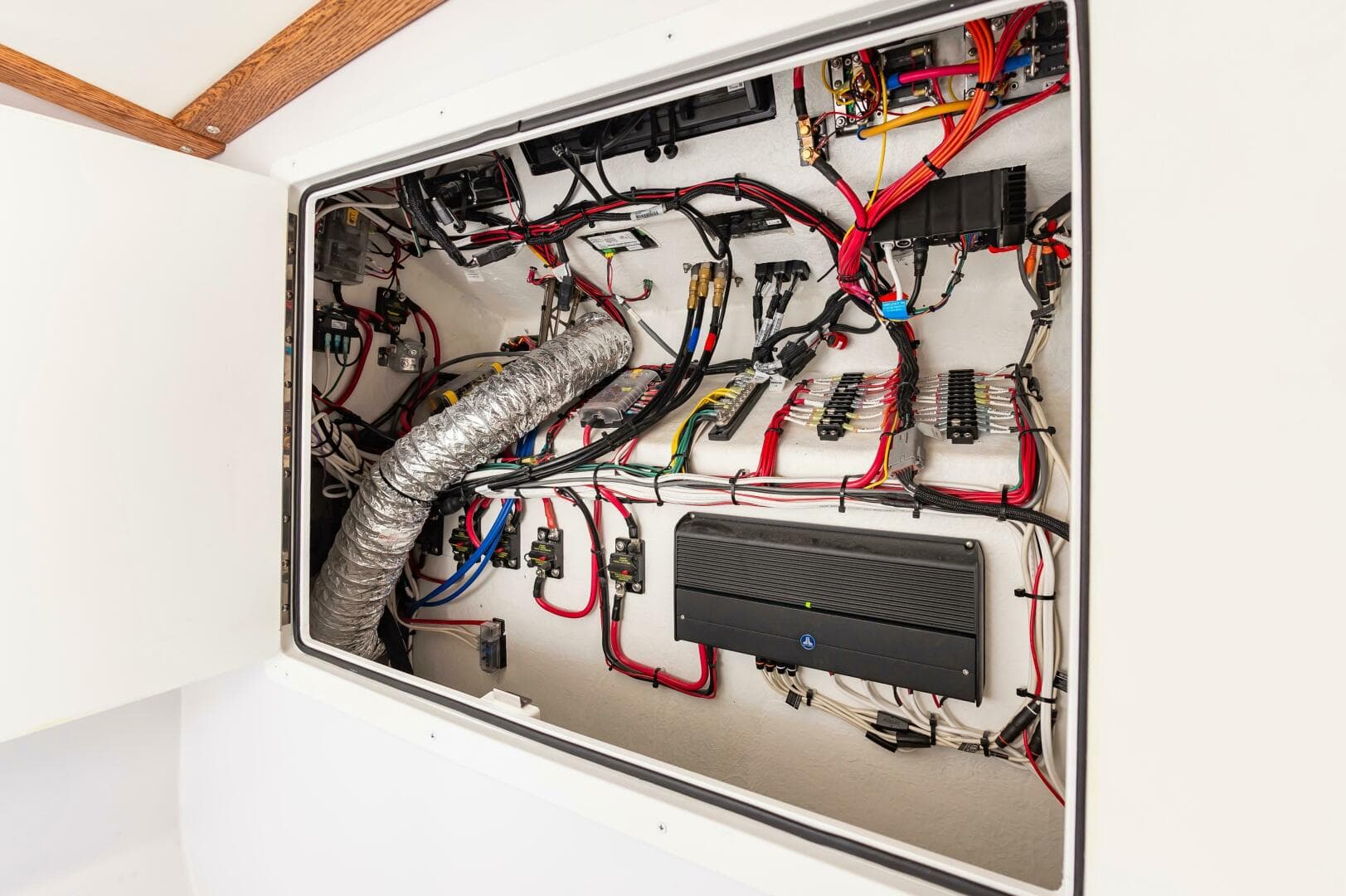 2024 Custom Chesapeake Bay Built Custom 33 — photo 46