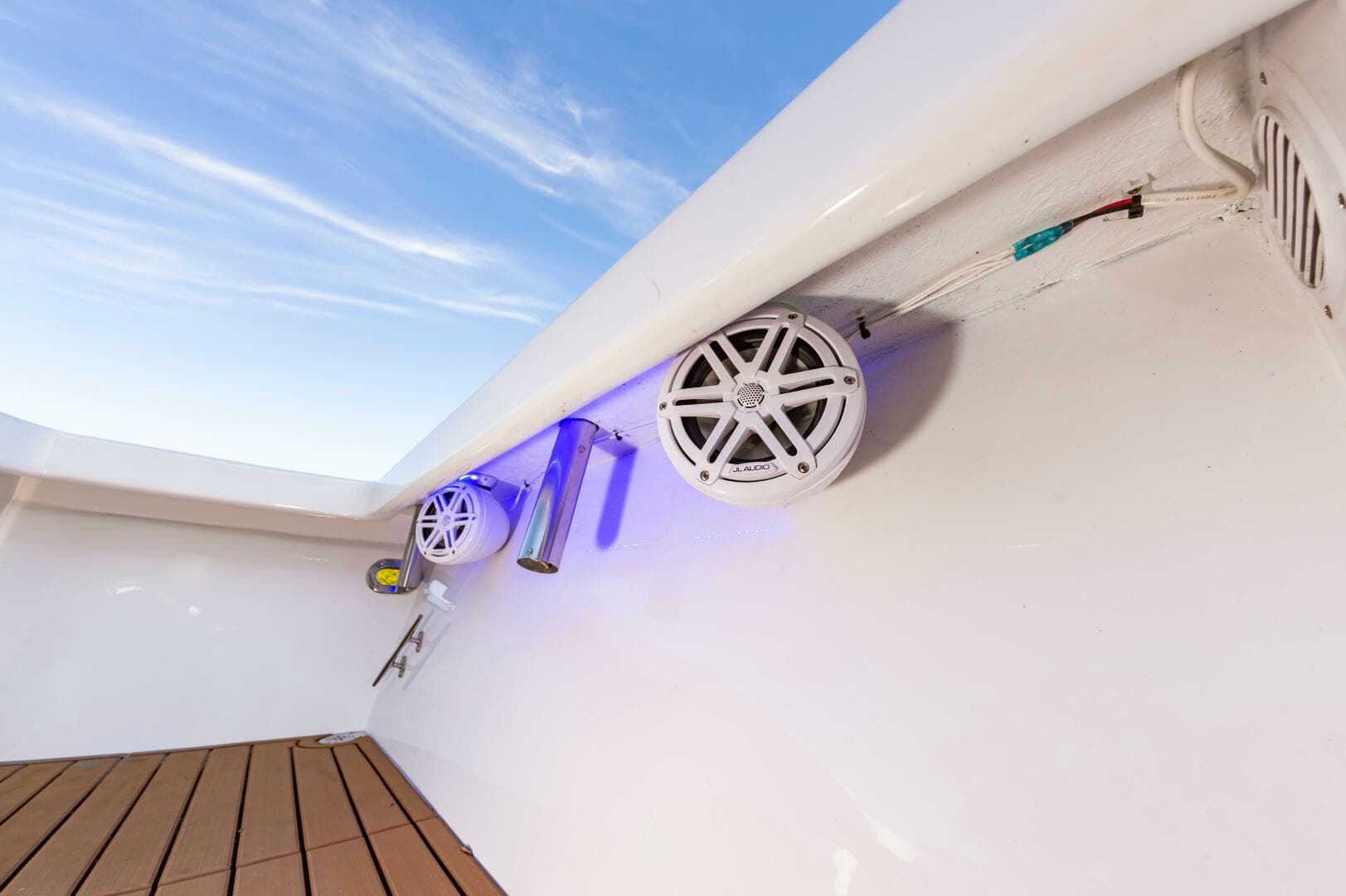 2024 Custom Chesapeake Bay Built Custom 33 — photo 20