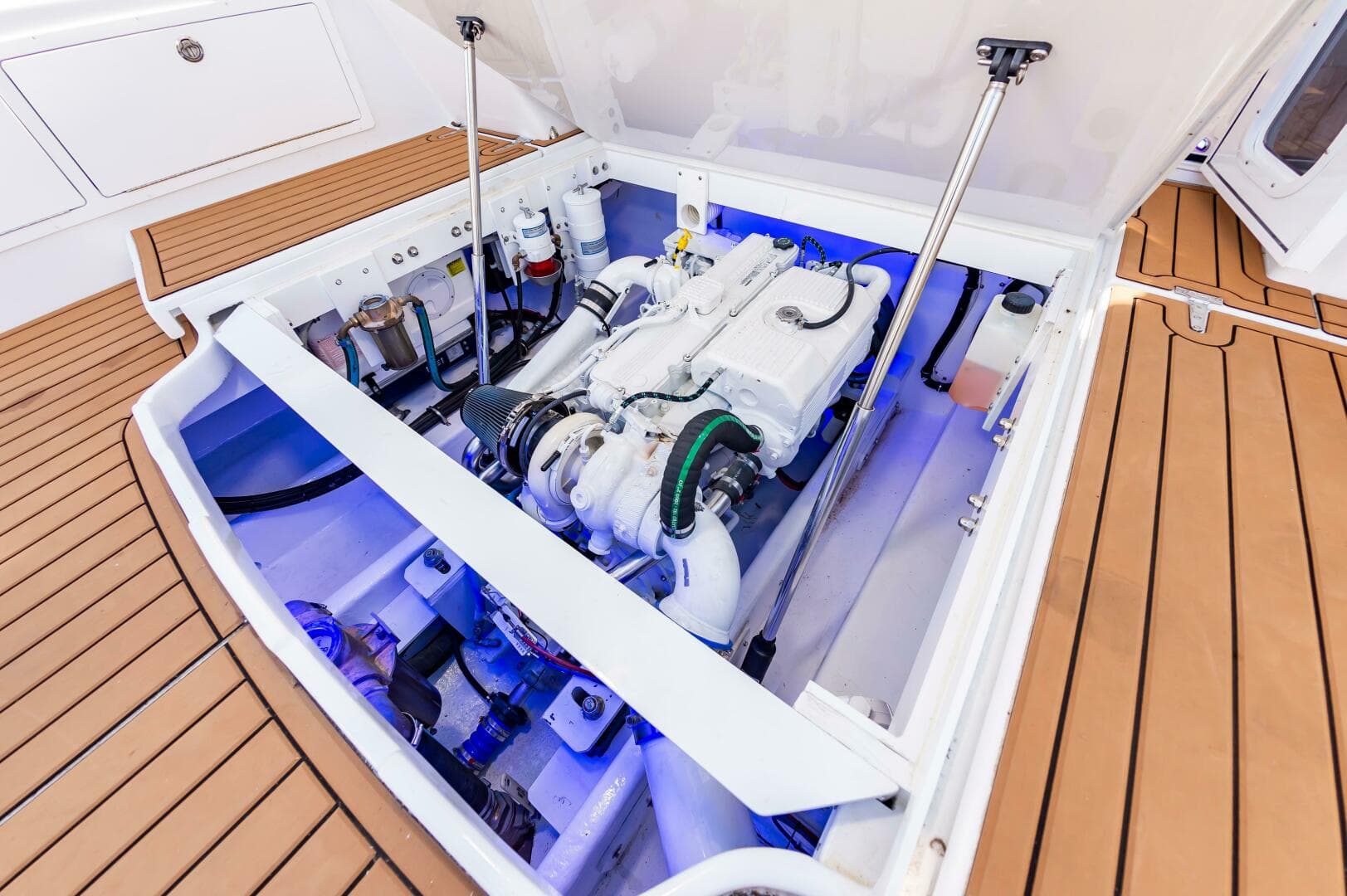 2024 Custom Chesapeake Bay Built Custom 33 — photo 21