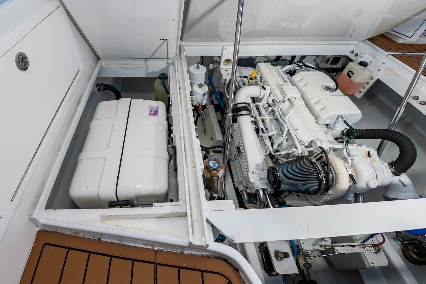 2024 Custom Chesapeake Bay Built Custom 33 — photo 27