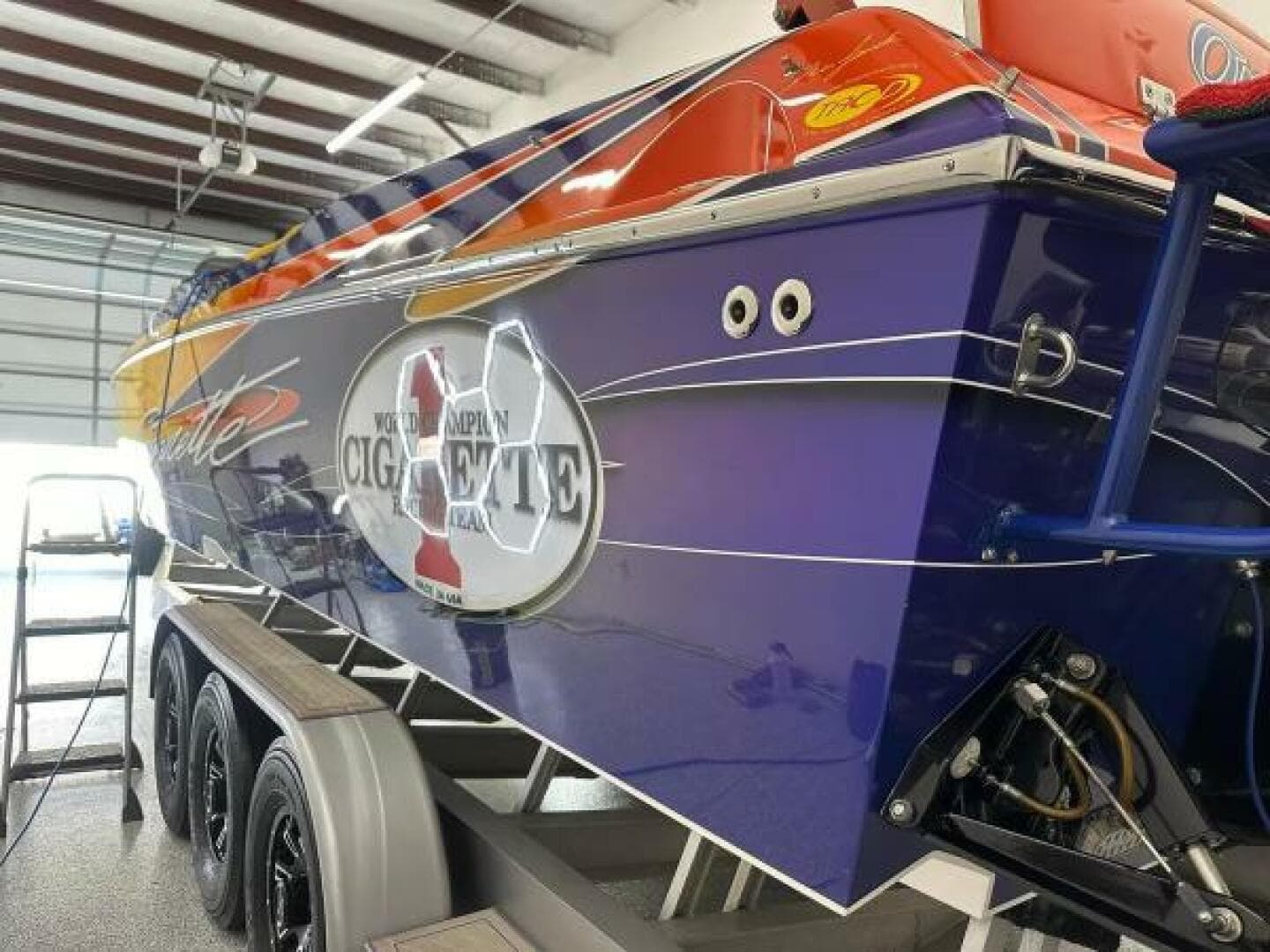 2005 Cigarette 39 Top Gun Unlimited — photo 12