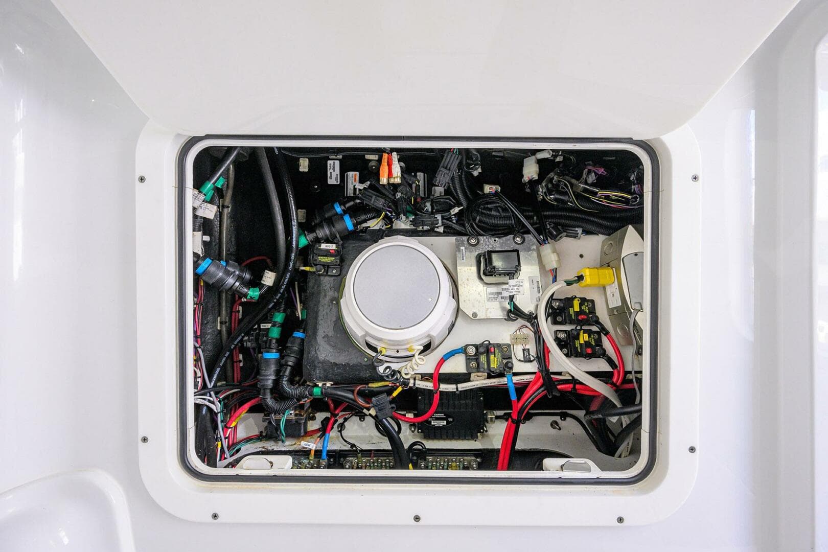 2021 Yellowfin 42 — photo 51