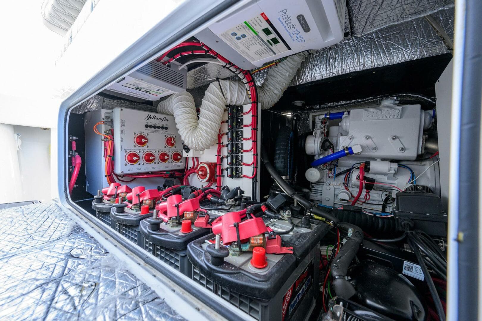 2021 Yellowfin 42 — photo 31