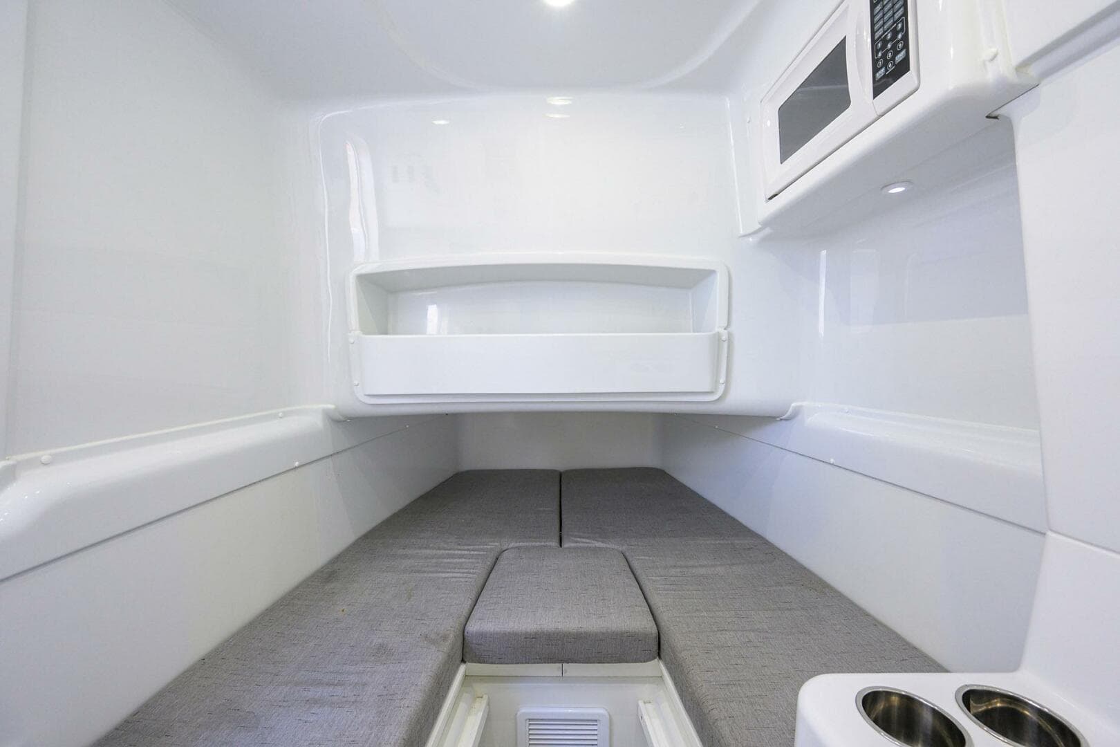 2021 Yellowfin 42 — photo 46