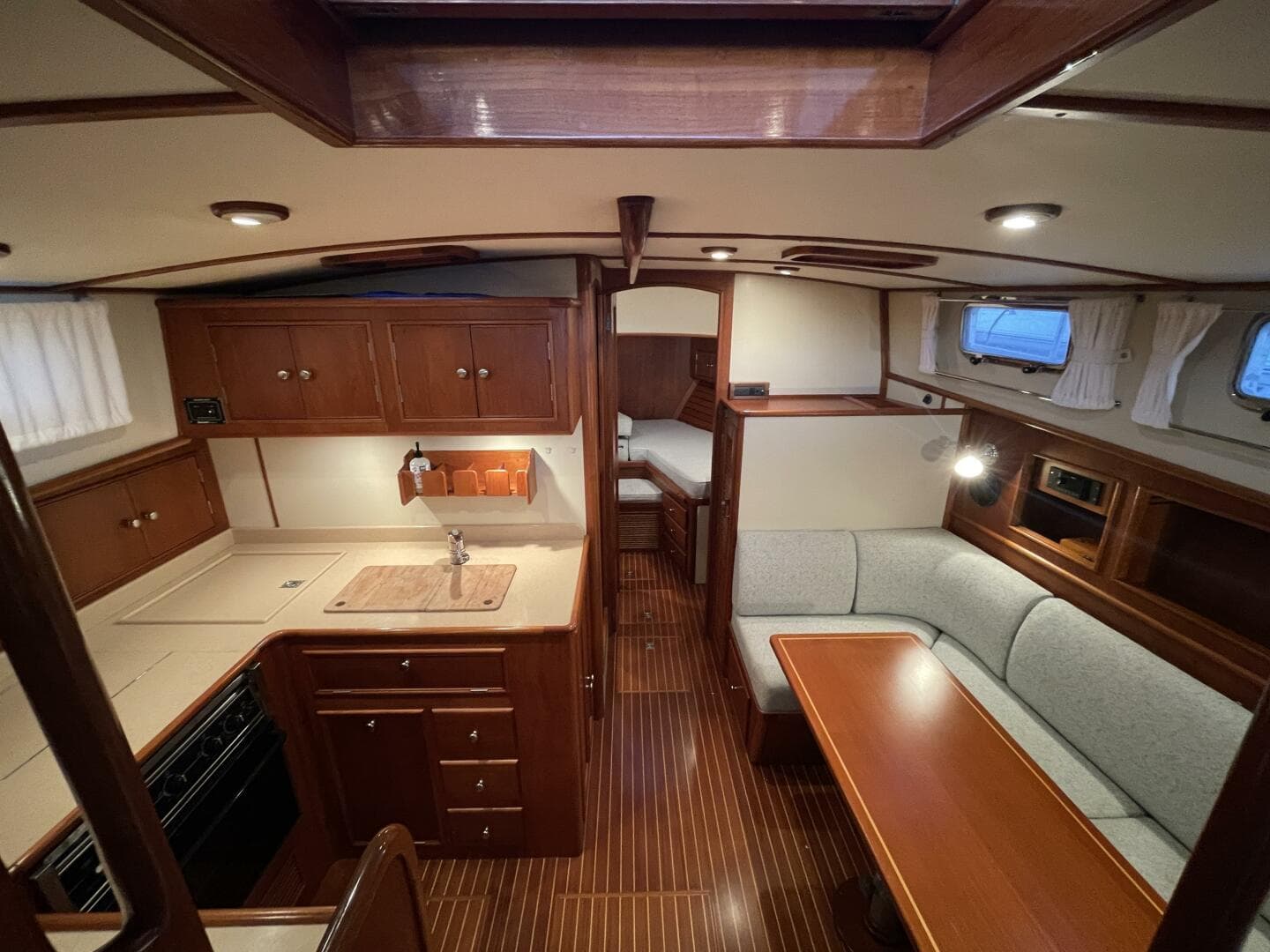 2001 Grand Banks Eastbay 38 HX — photo 36