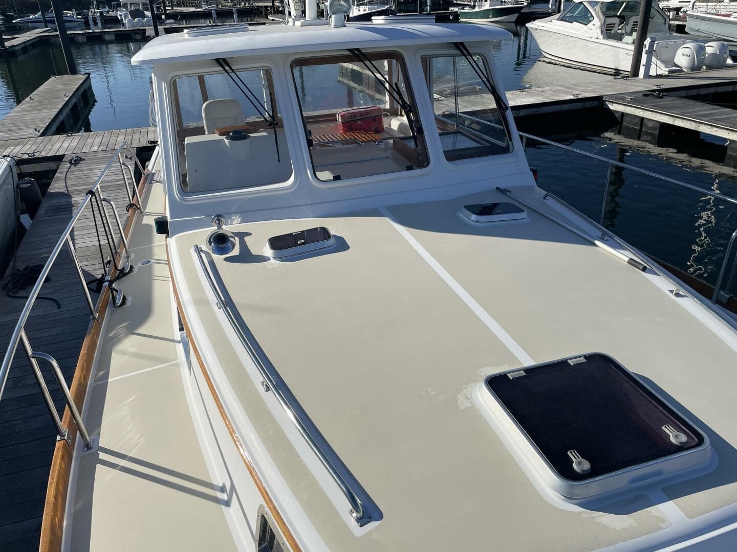 2001 Grand Banks Eastbay 38 HX — photo 15