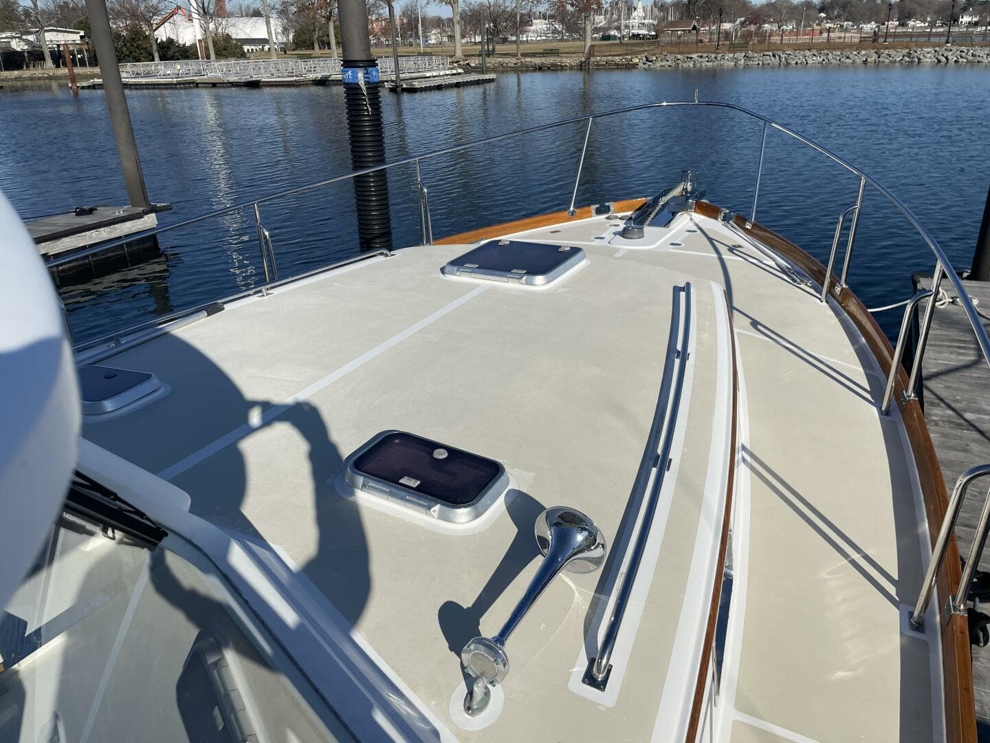 2001 Grand Banks Eastbay 38 HX — photo 16