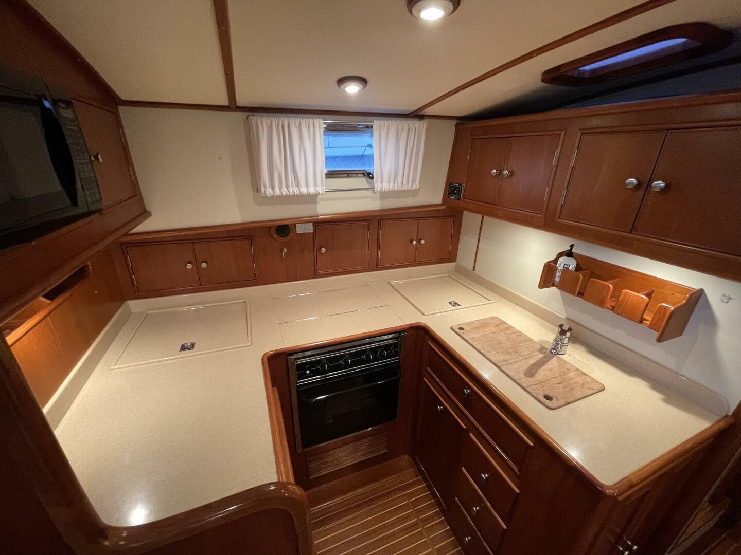2001 Grand Banks Eastbay 38 HX — photo 40