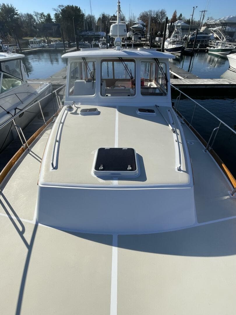 2001 Grand Banks Eastbay 38 HX — photo 18