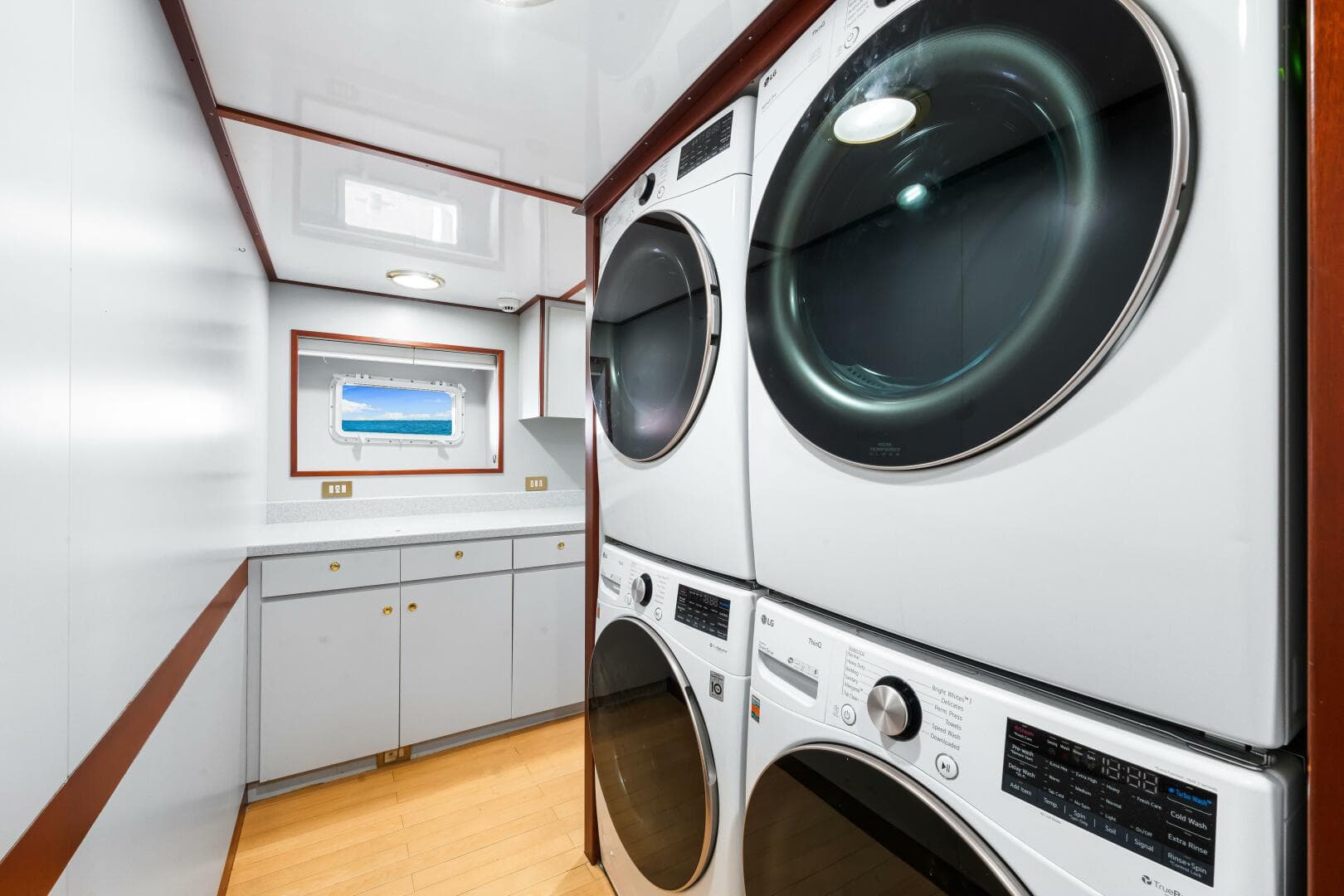 1996 Palmer Johnson Tri-Deck FB — photo 124