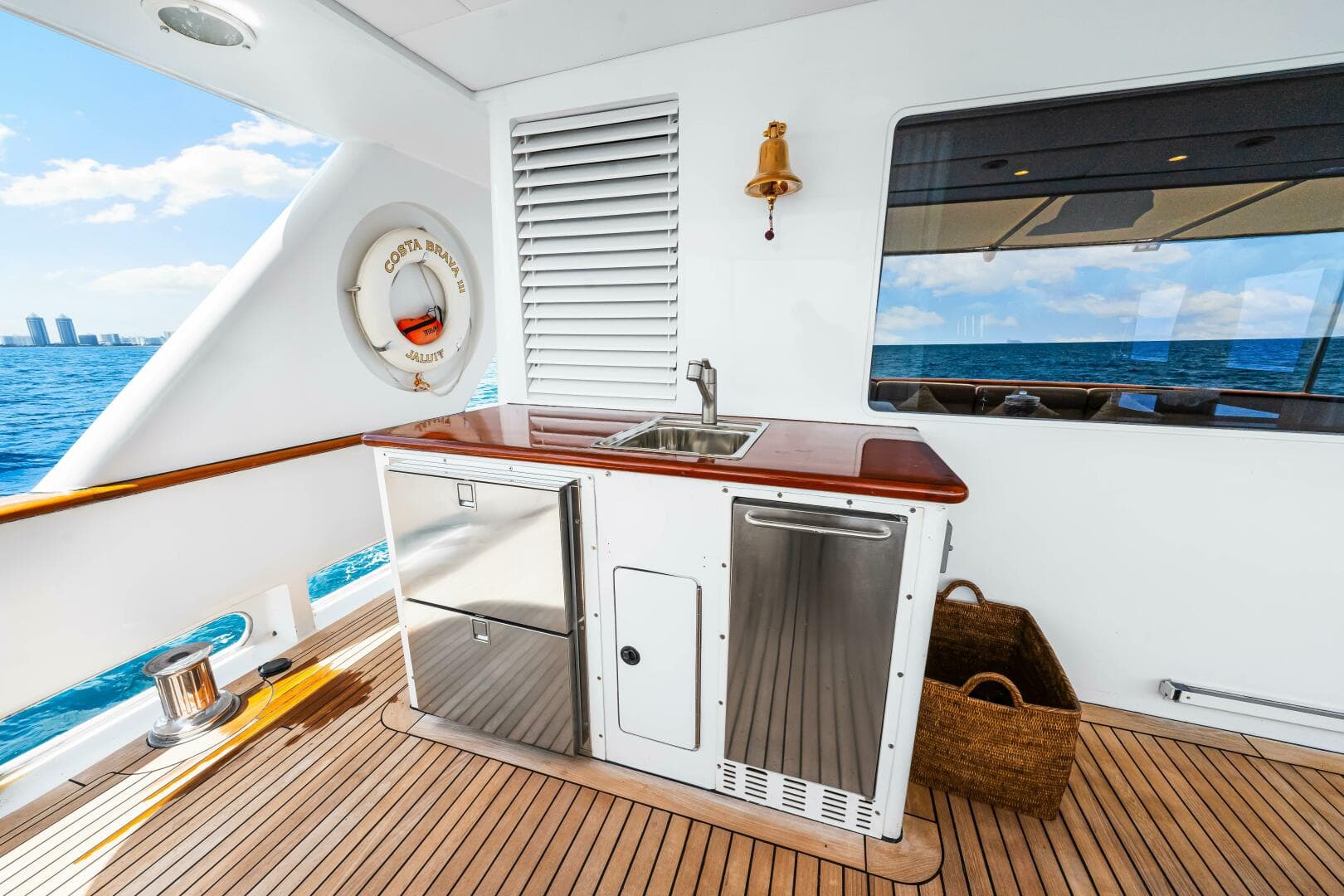 1996 Palmer Johnson Tri-Deck FB — photo 30