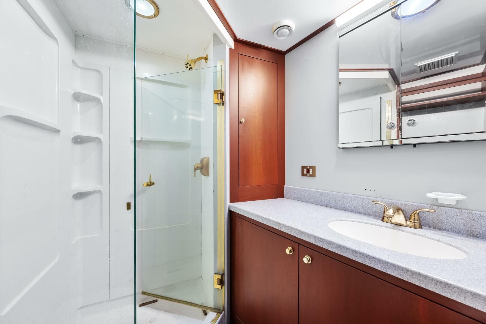 1996 Palmer Johnson Tri-Deck FB — photo 126