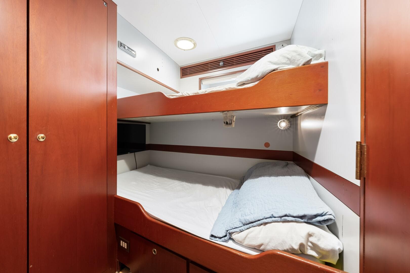 1996 Palmer Johnson Tri-Deck FB — photo 127