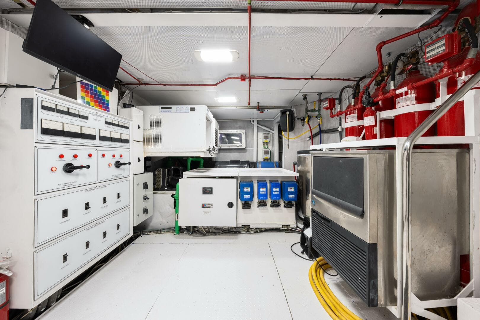 1996 Palmer Johnson Tri-Deck FB — photo 134