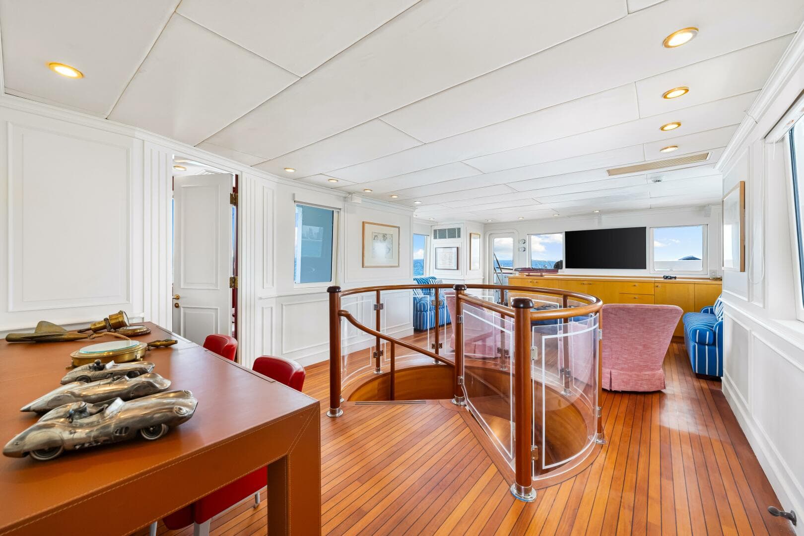 1996 Palmer Johnson Tri-Deck FB — photo 77