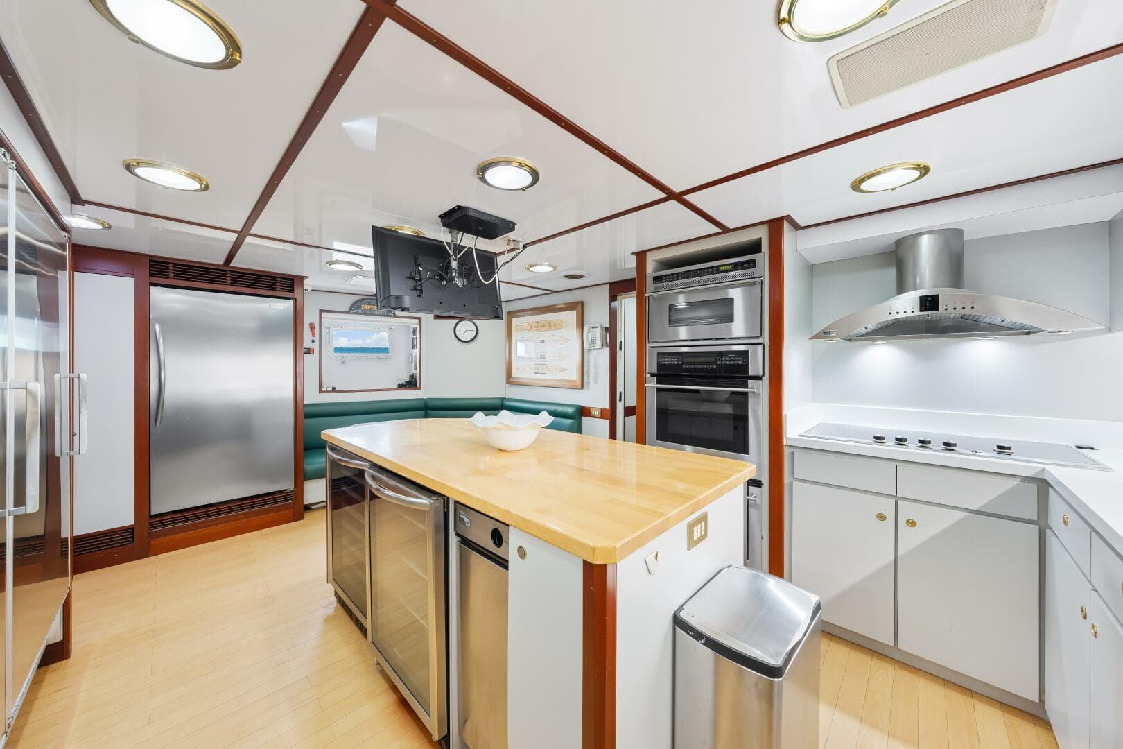 1996 Palmer Johnson Tri-Deck FB — photo 123