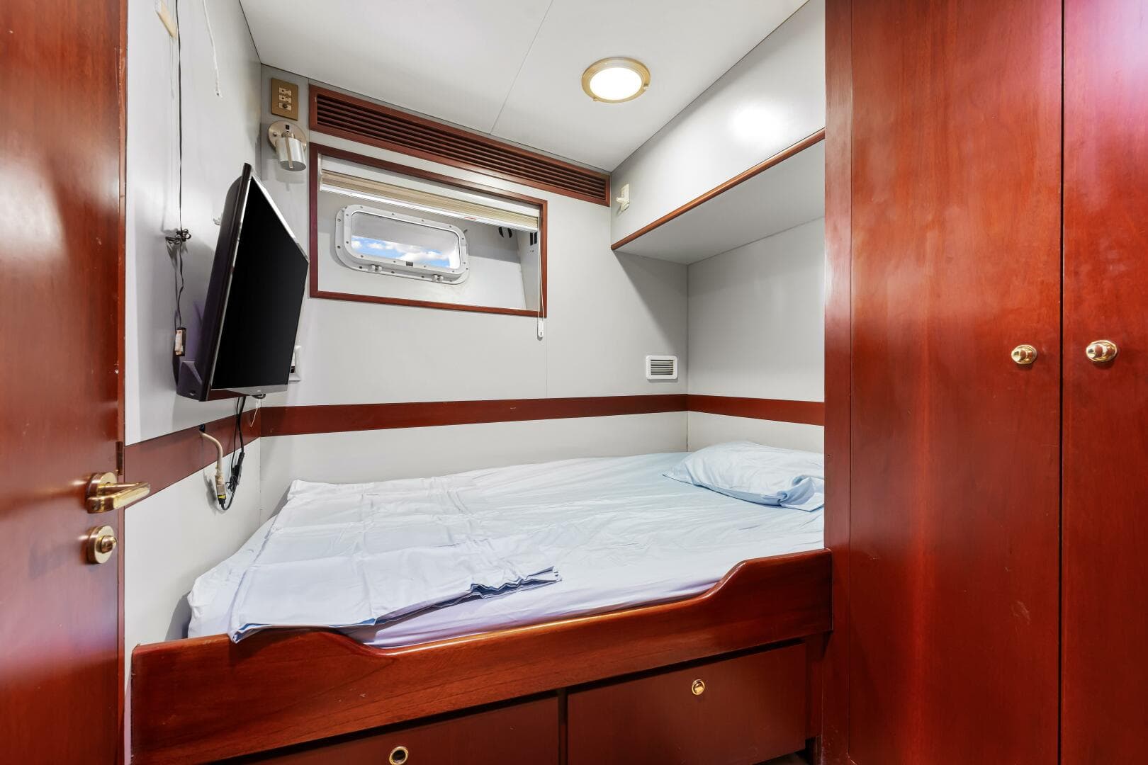 1996 Palmer Johnson Tri-Deck FB — photo 125