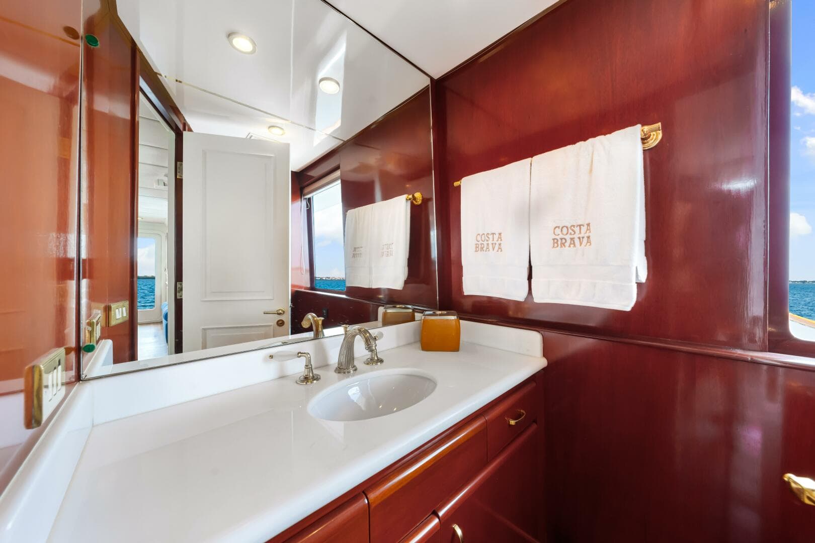 1996 Palmer Johnson Tri-Deck FB — photo 91