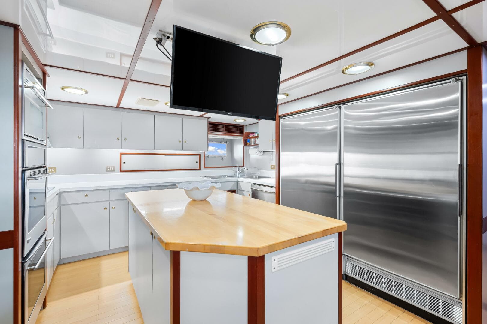 1996 Palmer Johnson Tri-Deck FB — photo 121