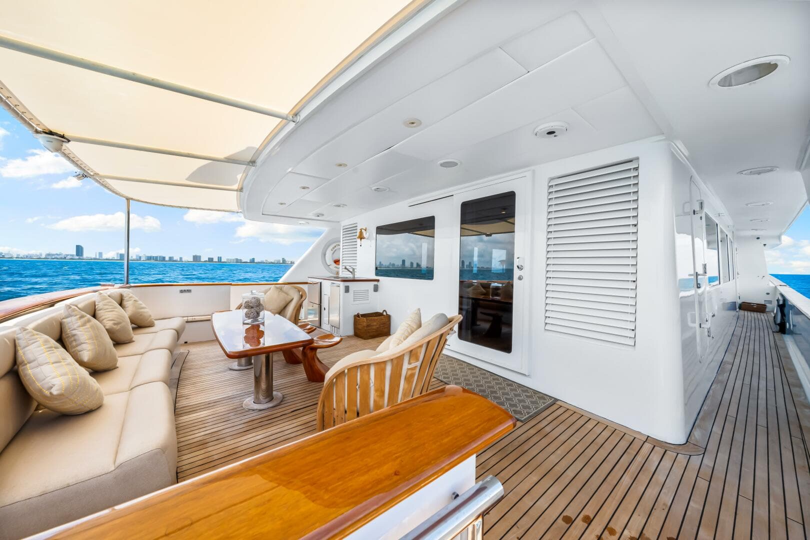 1996 Palmer Johnson Tri-Deck FB — photo 24