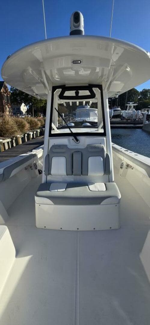 2021 Regulator 34 Center Console — photo 18