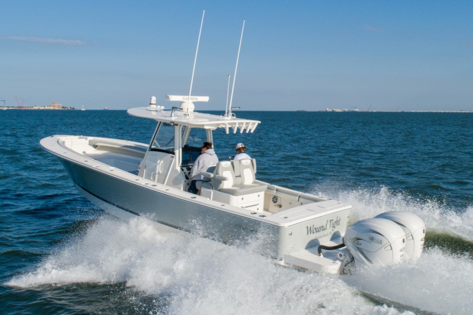 2021 Regulator 34 Center Console — photo 2