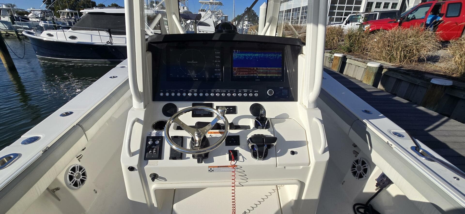 2021 Regulator 34 Center Console — photo 8