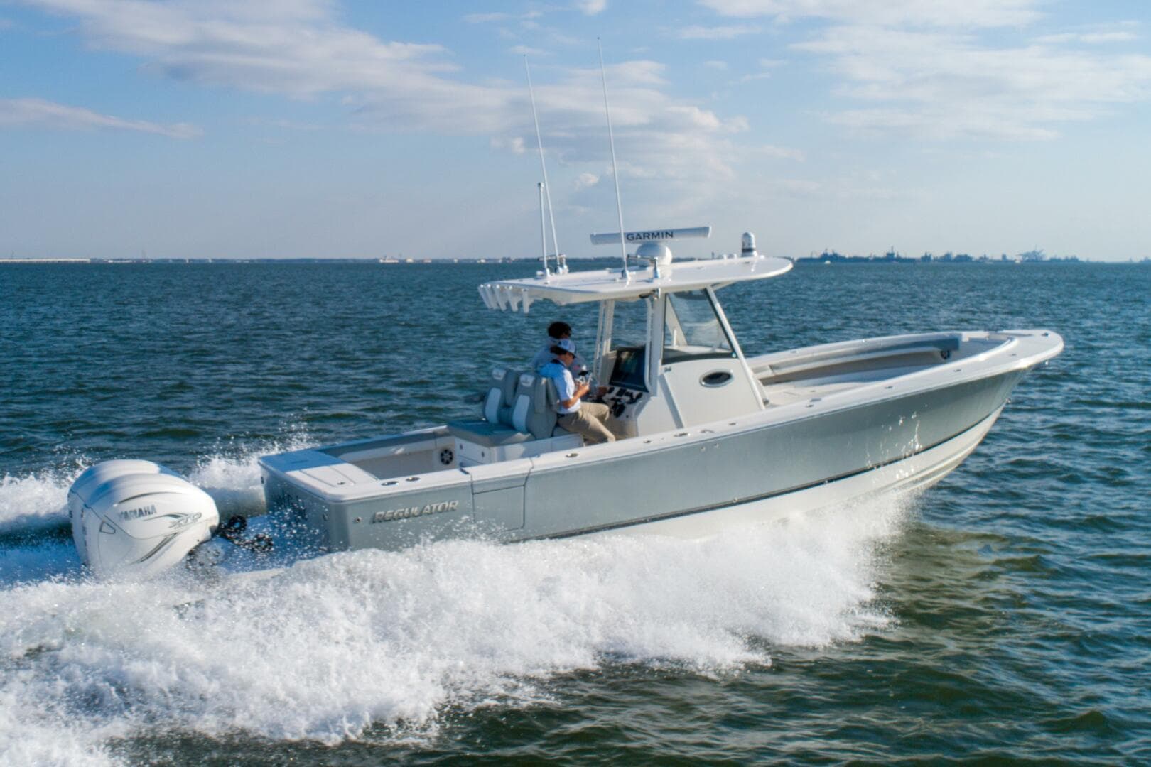 2021 Regulator 34 Center Console — photo 4