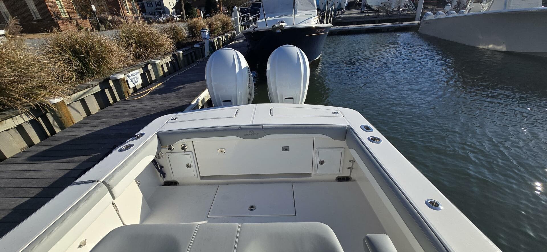 2021 Regulator 34 Center Console — photo 24